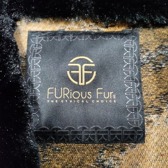 Furious Fur Soft Luxe Cozy Faux Fur Cascading Cape Vest Open Front Vest M - Picture 6 of 12